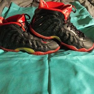 Never Worn size 6 (big boy) Red/Black LeBron Foams